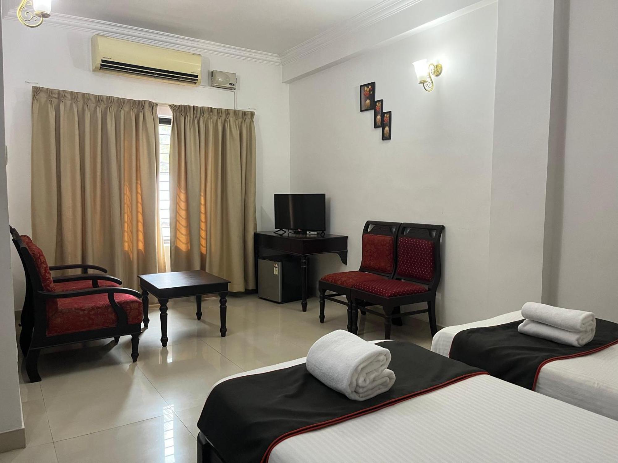 Gee Bee Palace Angamaly Exterior foto