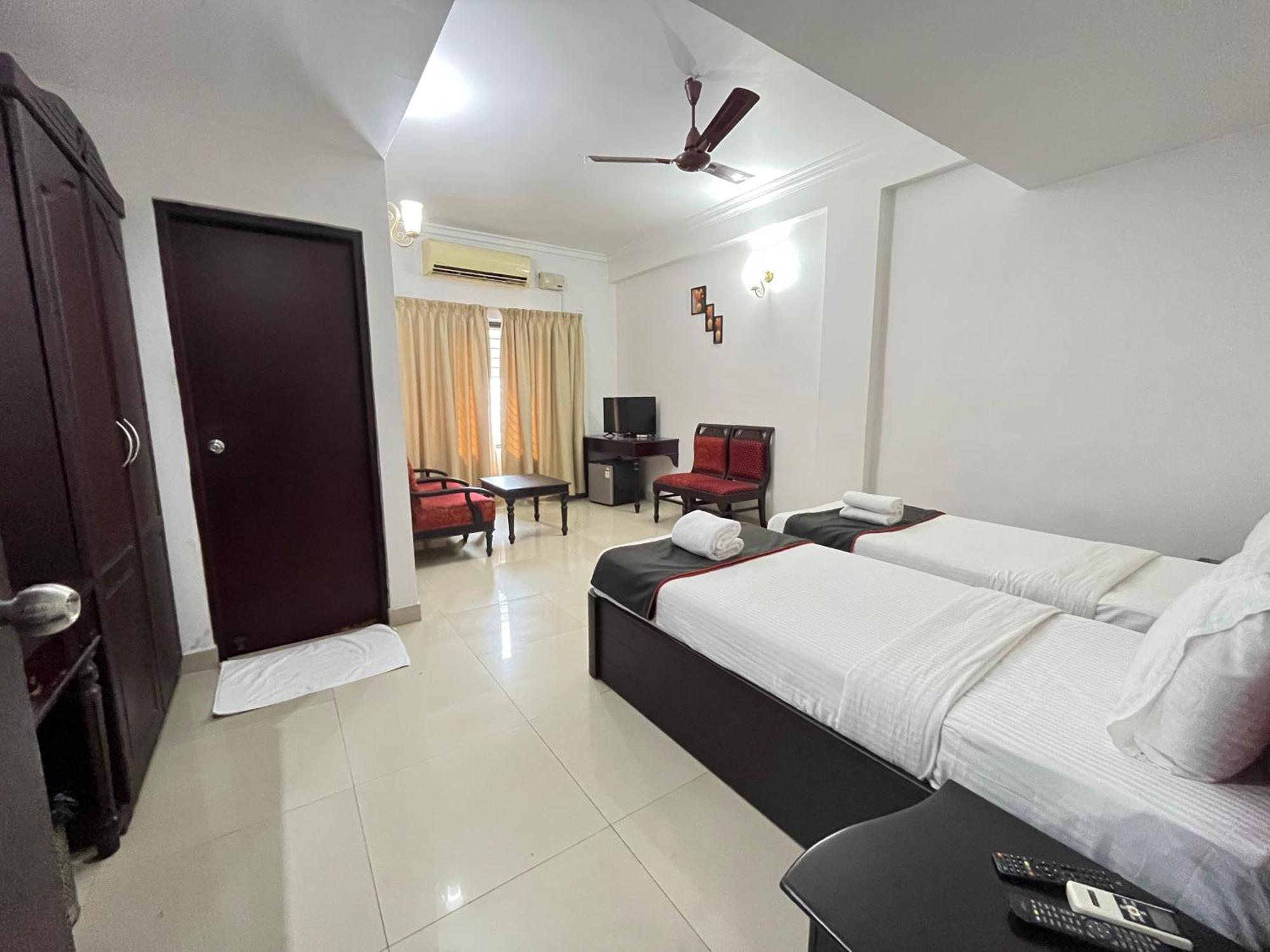 Gee Bee Palace Angamaly Exterior foto
